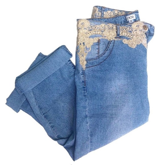 Cache Denim - Cache Vintage Lace Embroidered Straight Mom Jeans